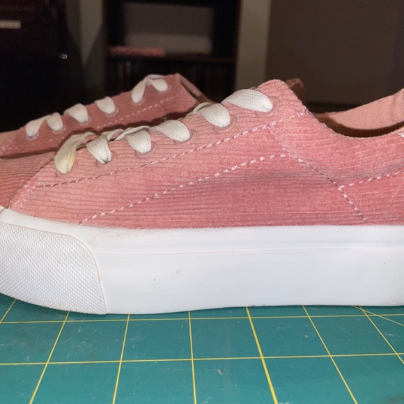 Pink Platform Sneakers- LIKE NEW- SZ 5 - Picture 3 of 8